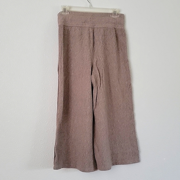 Lululemon Retreat Yourself Crop - Picture 4 of 6